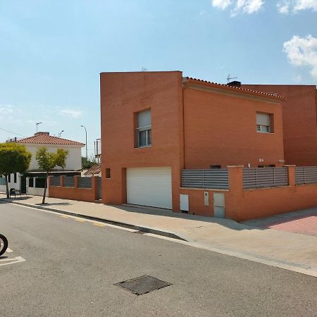 Chalet Amplio Con Jardin Y Zona Barbacoa. 雷乌斯 外观 照片